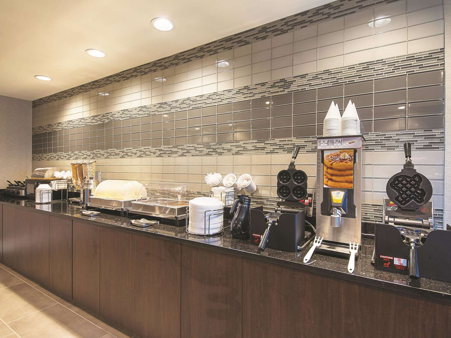 La Quinta Inn & Suites by Wyndham Austin Round Rock 10/16
