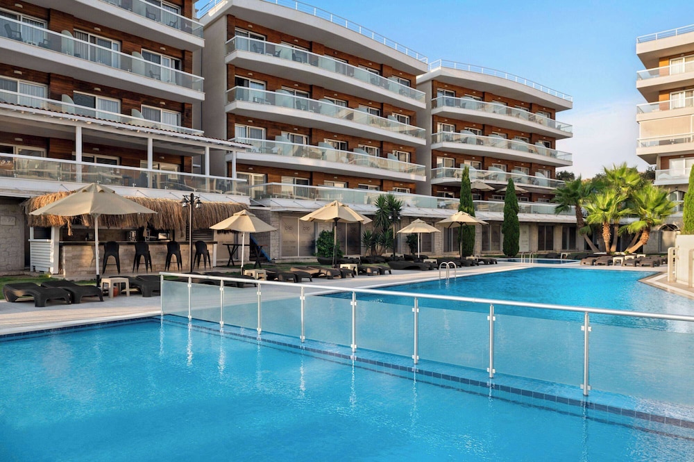 La Quinta By Wyndham Cesme photo2
