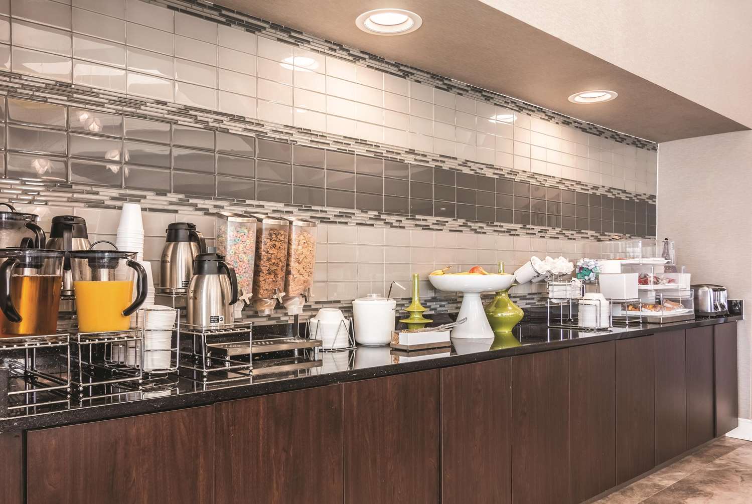 La Quinta Inn & Suites by Wyndham Shreveport Airport 9/33