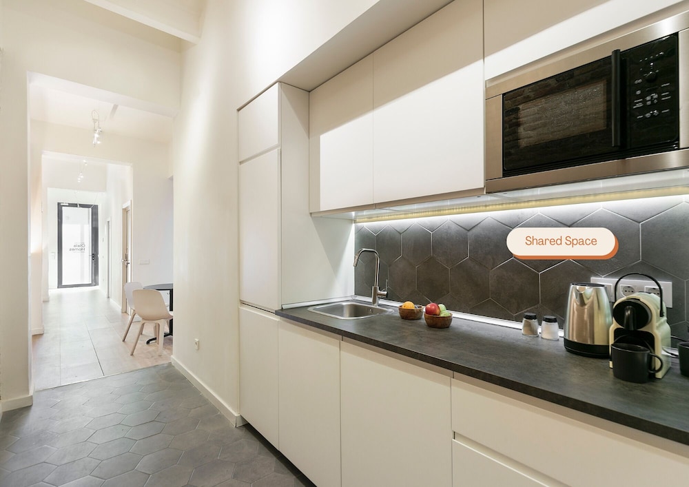 Arte Suites By Olala Homes 25/25