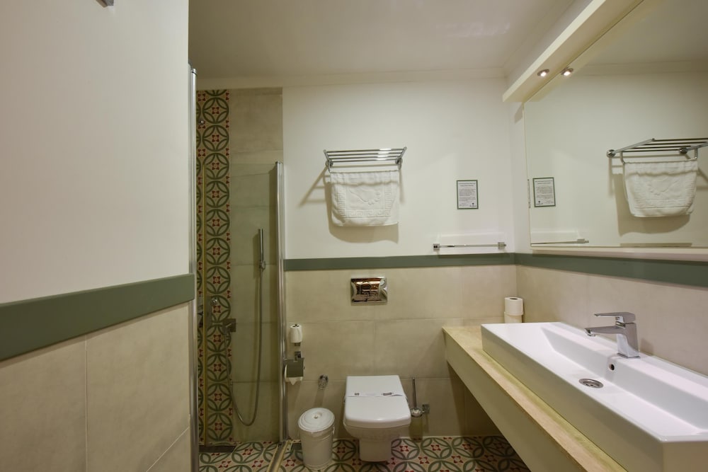 Sea Breeze Hotel And Apartments 43/50