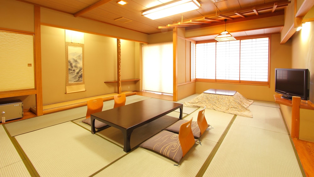 ISAWA VIEW HOTEL 36/48