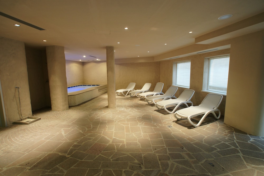 ADLER FAMILY & WELLNESS CLUBRESIDENCE 17/49