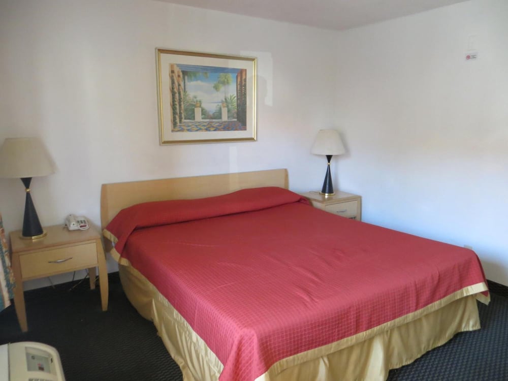 Riverside Inn & Suites 11/56