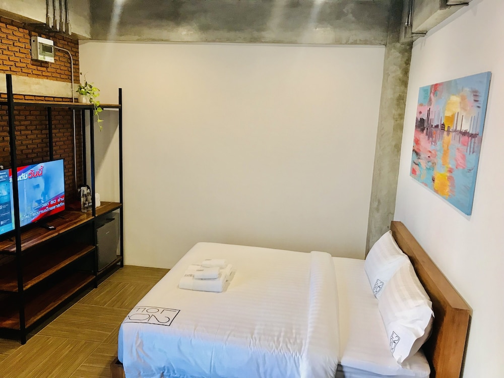 Loft 202 Hotel 10/29