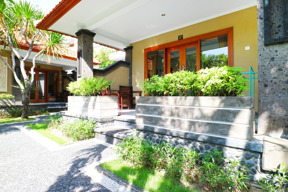 Gora Beach Inn 6/53