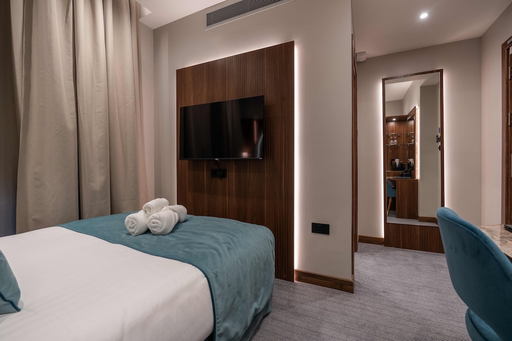 CLASSIC, DOUBLE BED, NO WINDOW