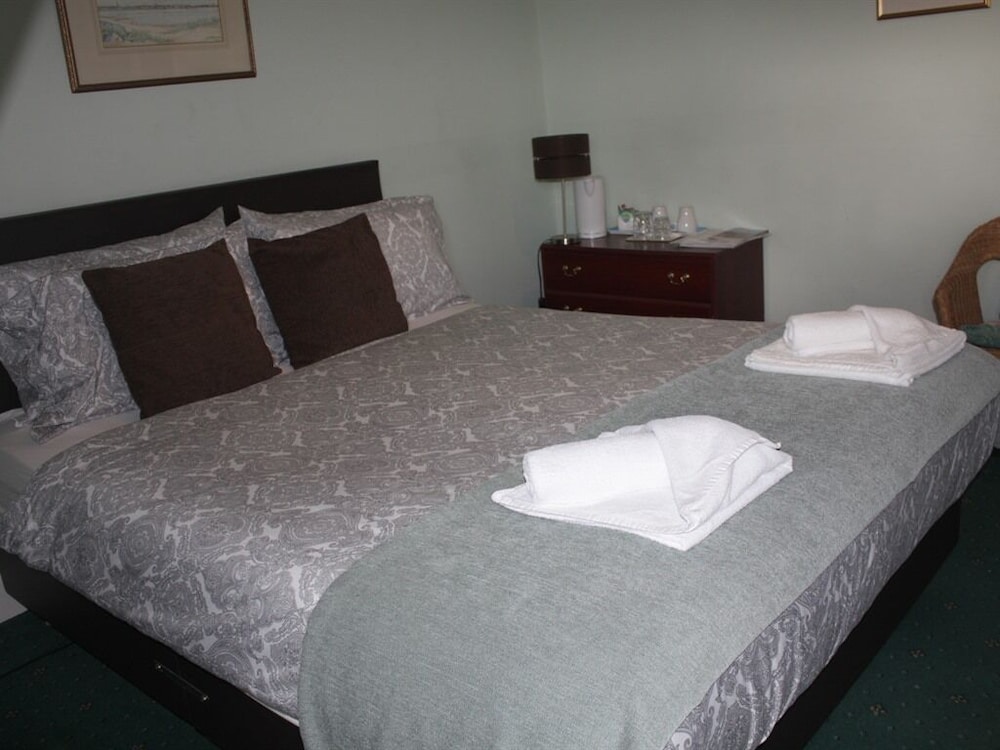 Airdenair Guest House 26/50