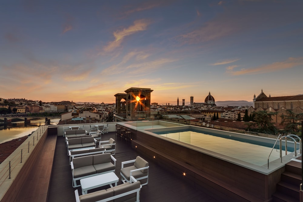 Plaza Hotel Lucchesi 44/50