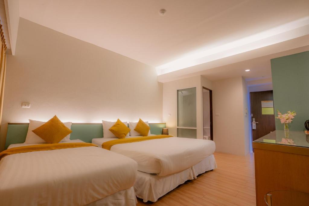 غرفة قياسية ثلاثية
