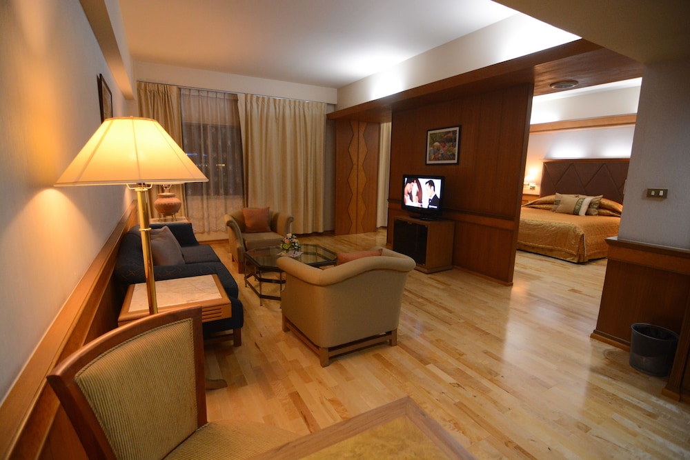 Charoen Hotel 39/71