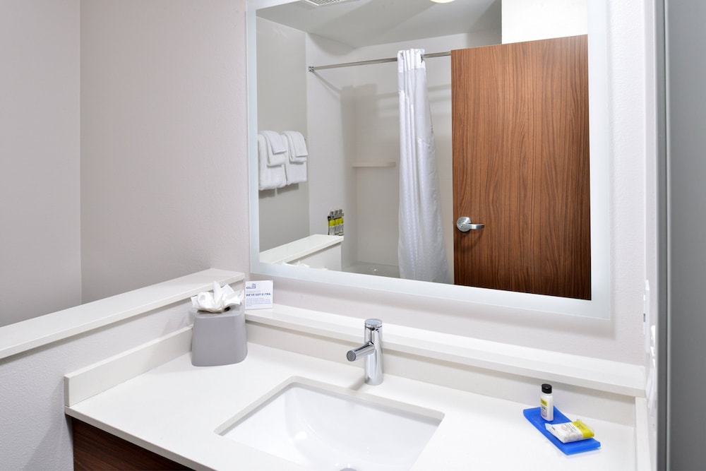 HOLIDAY INN EXPRESS ORLANDO SOUTH PARK 15/61