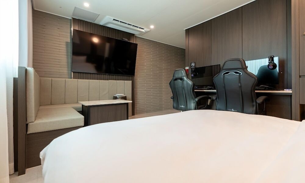 Jecheon Hound Hotel 25/50