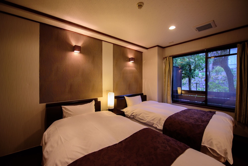 Twin Beds, 2 Futon Beds, Outdoor Bath
