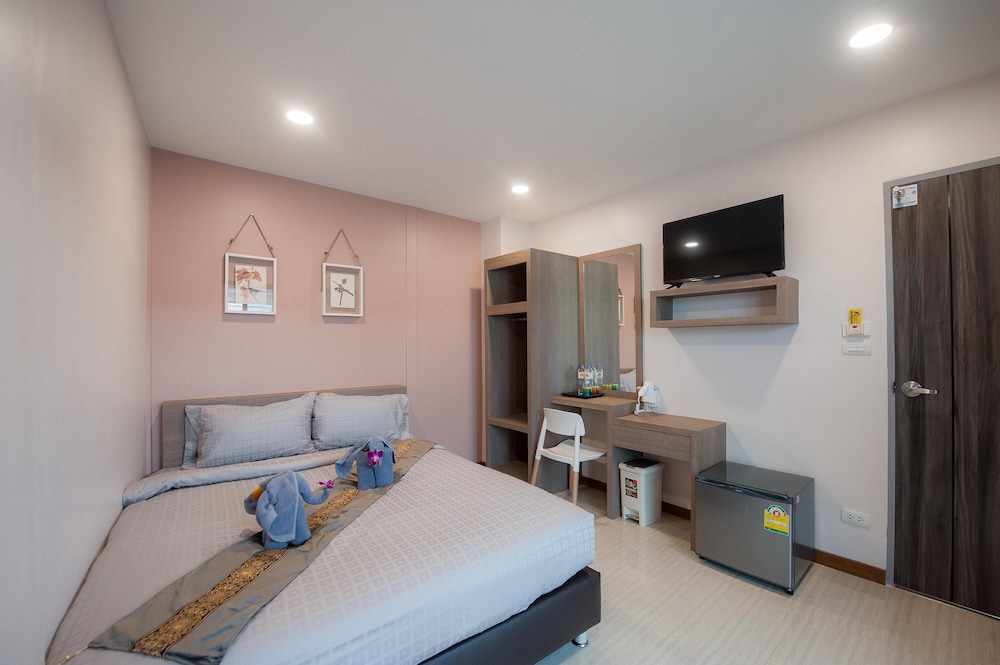 PREMIUM, SINGLE, QUEEN BED
