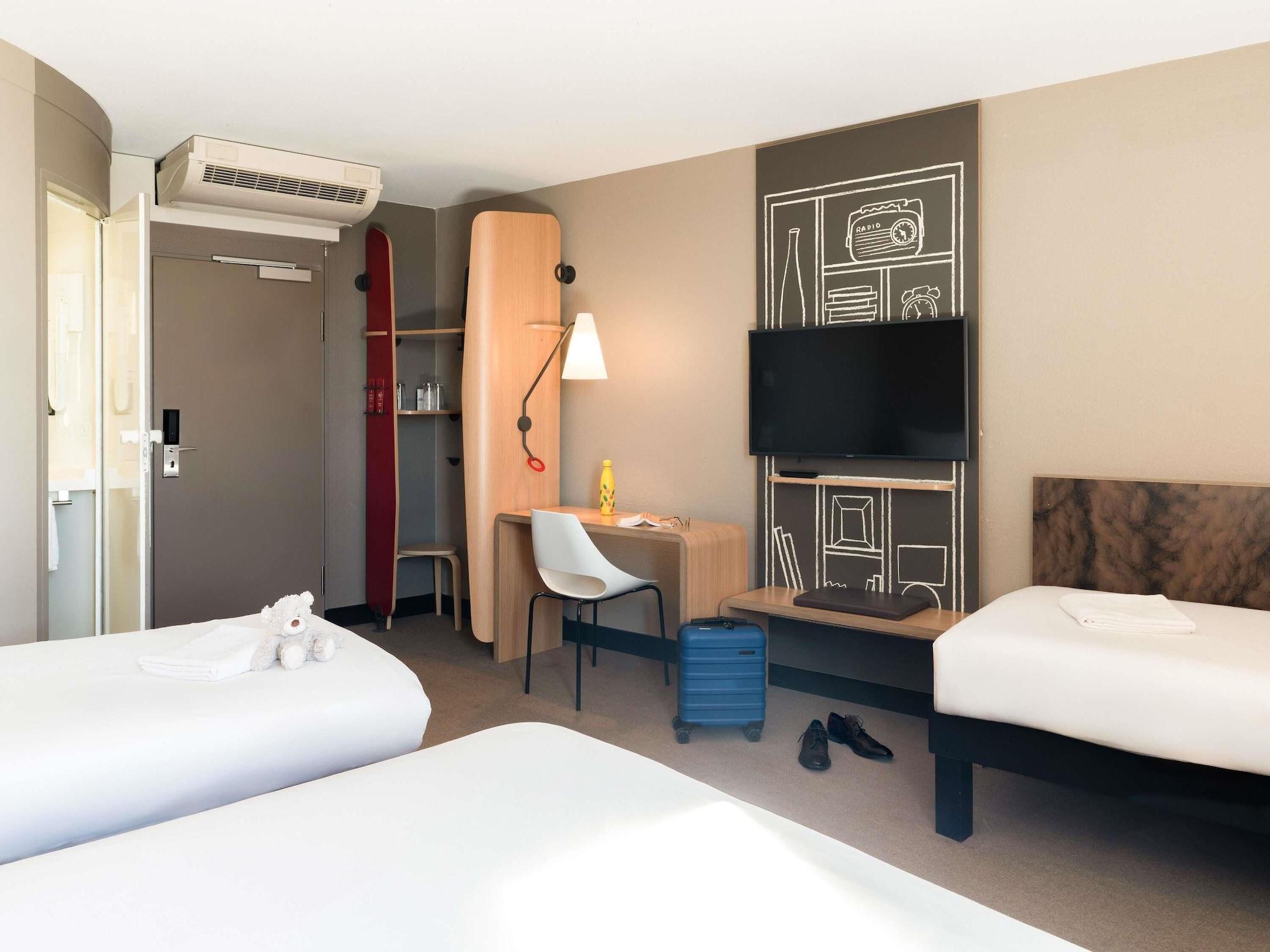 Family, Multiple Beds