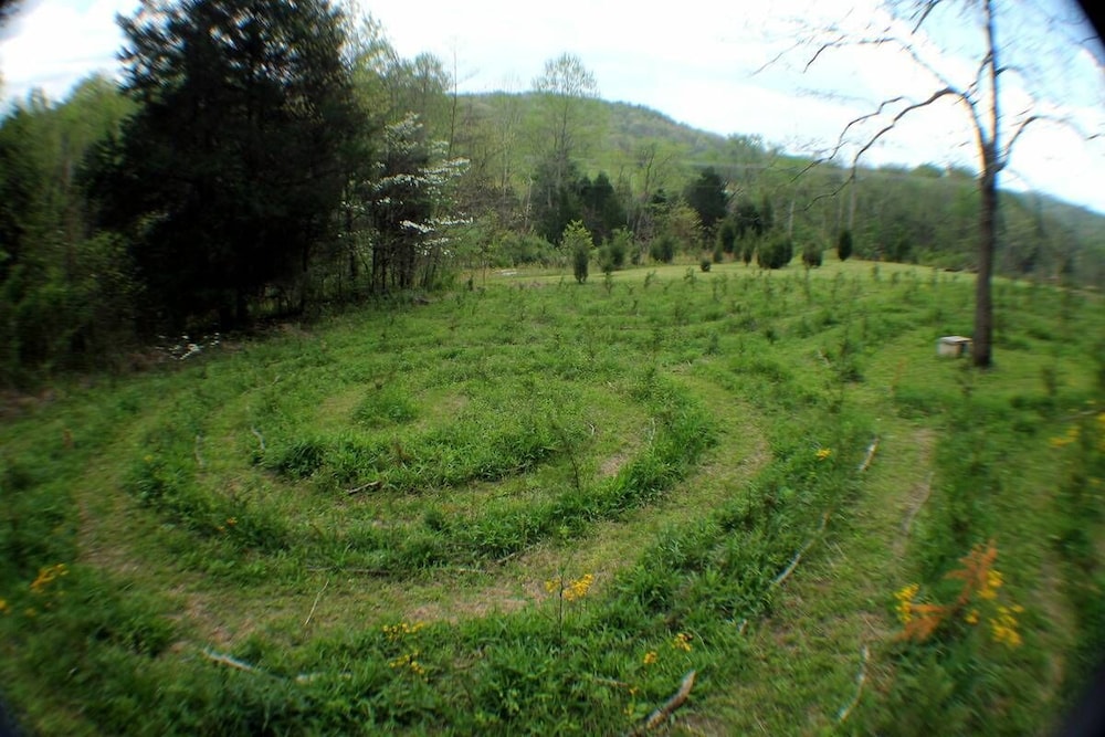 Lost River Hostel 40/50