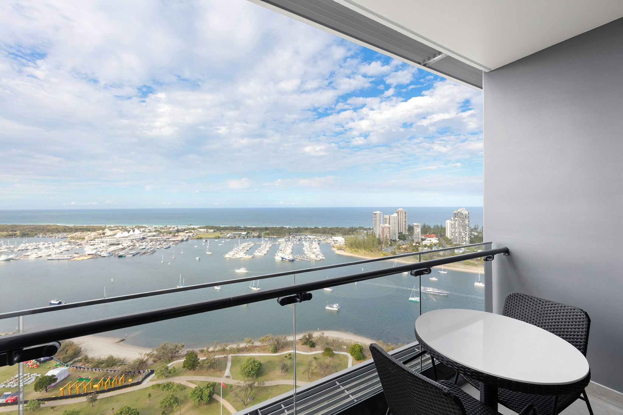 Meriton Suites Southport 11/11