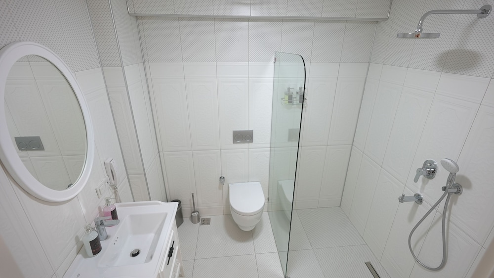 Pertevniyal Aziziye Hotel 49/50