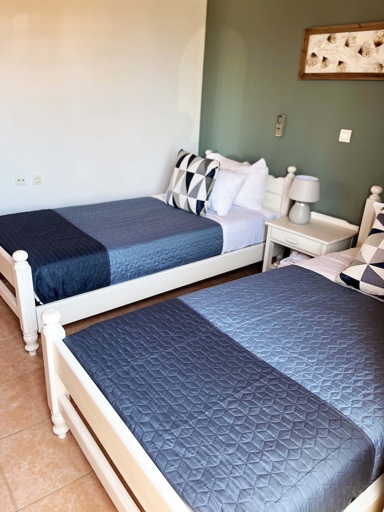 Skandalis Traditional Suites 13/50