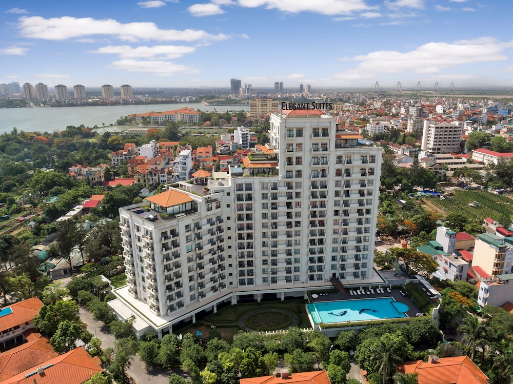 Elegant Suites Westlake 3/72