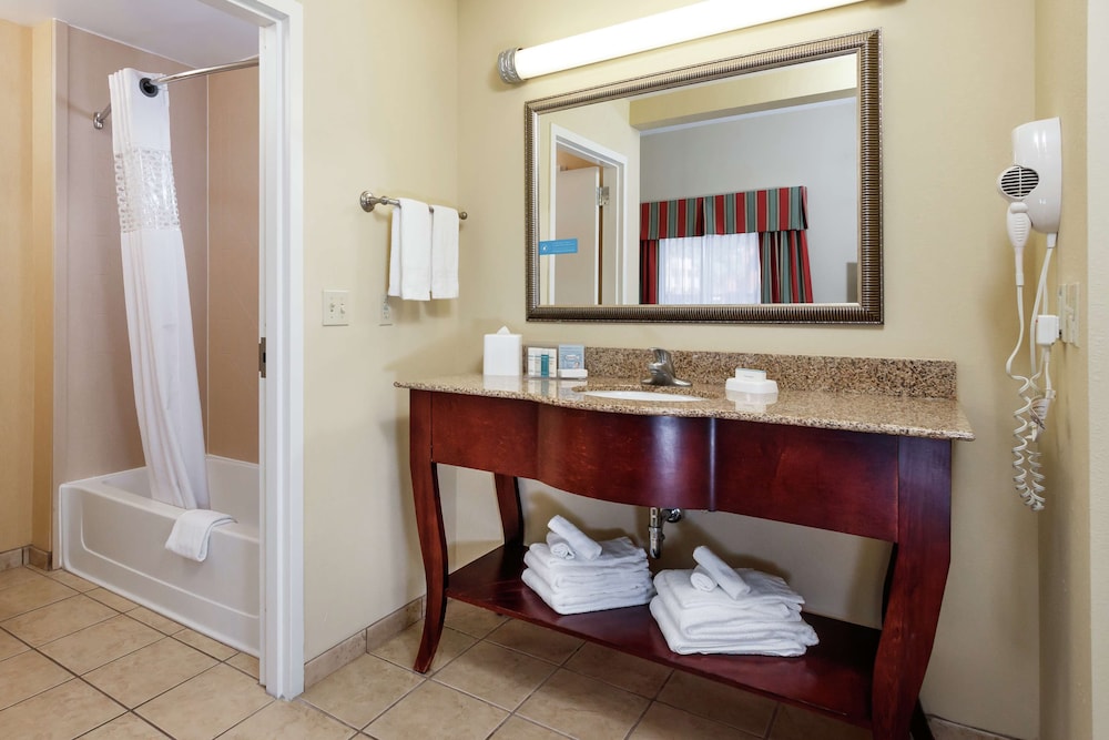 Hampton Inn and Suites Navarre 21/53