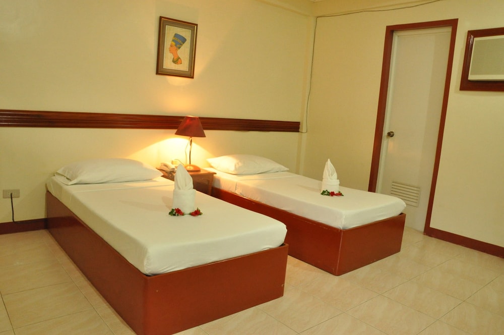 CASA PILAR BEACH RESORT 11/35