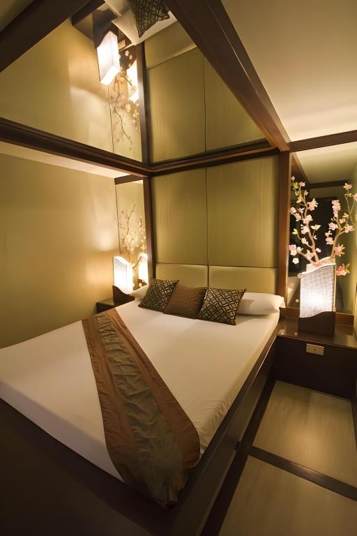Victoria Court Suites 23/49