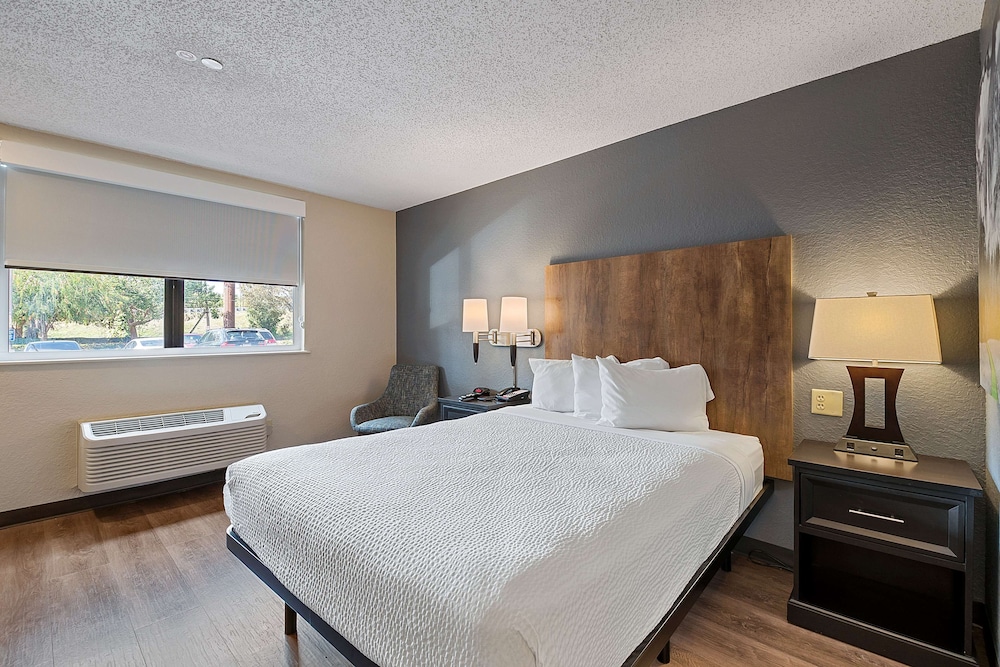 Extended Stay America Premier Suites Miami Downtown Brickell Cruise Port 23/54