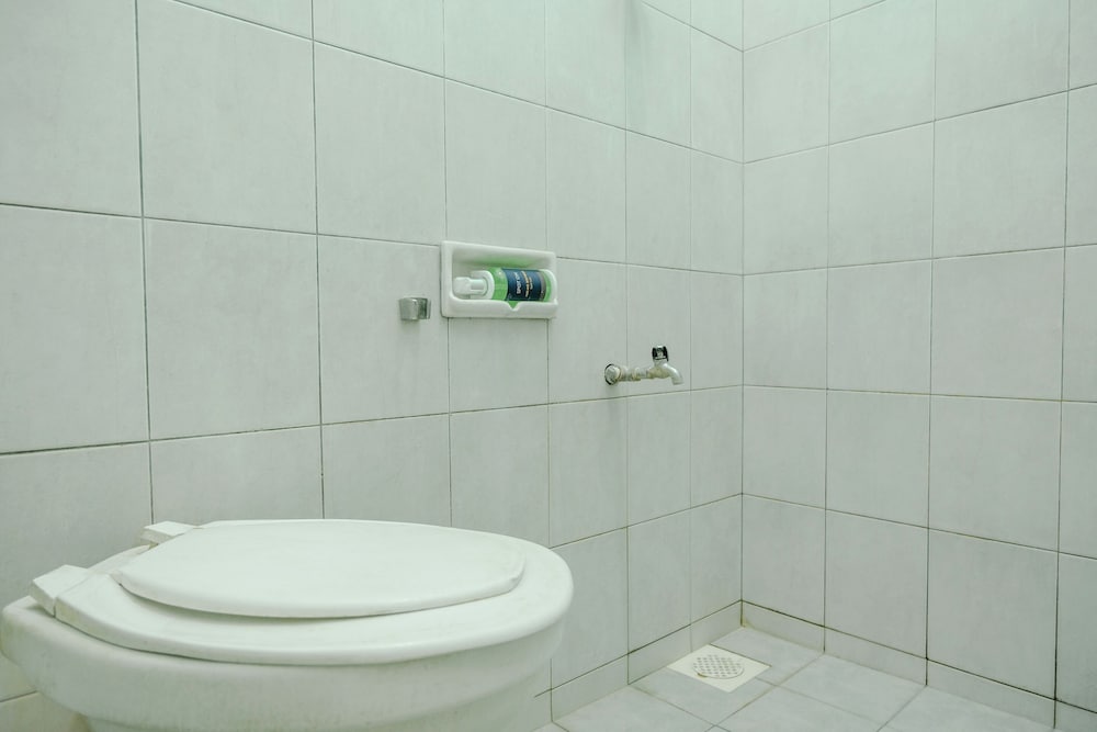 SPOT ON 2046 Villa Hardi 24/26
