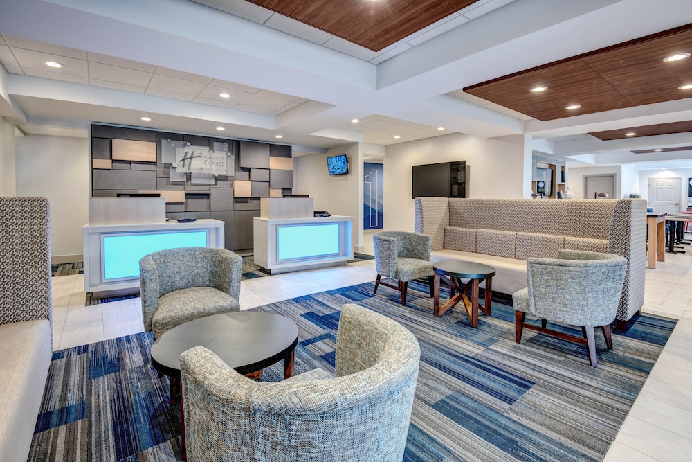Holiday Inn Express Woodbridge 42/64