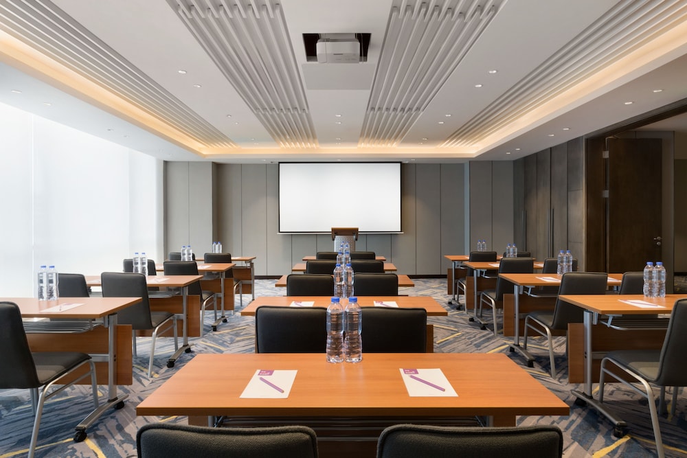 Hyatt Place Zhuhai Jinshi 35/43
