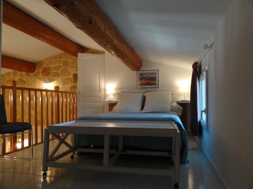 Locations Des Alpilles 4/50