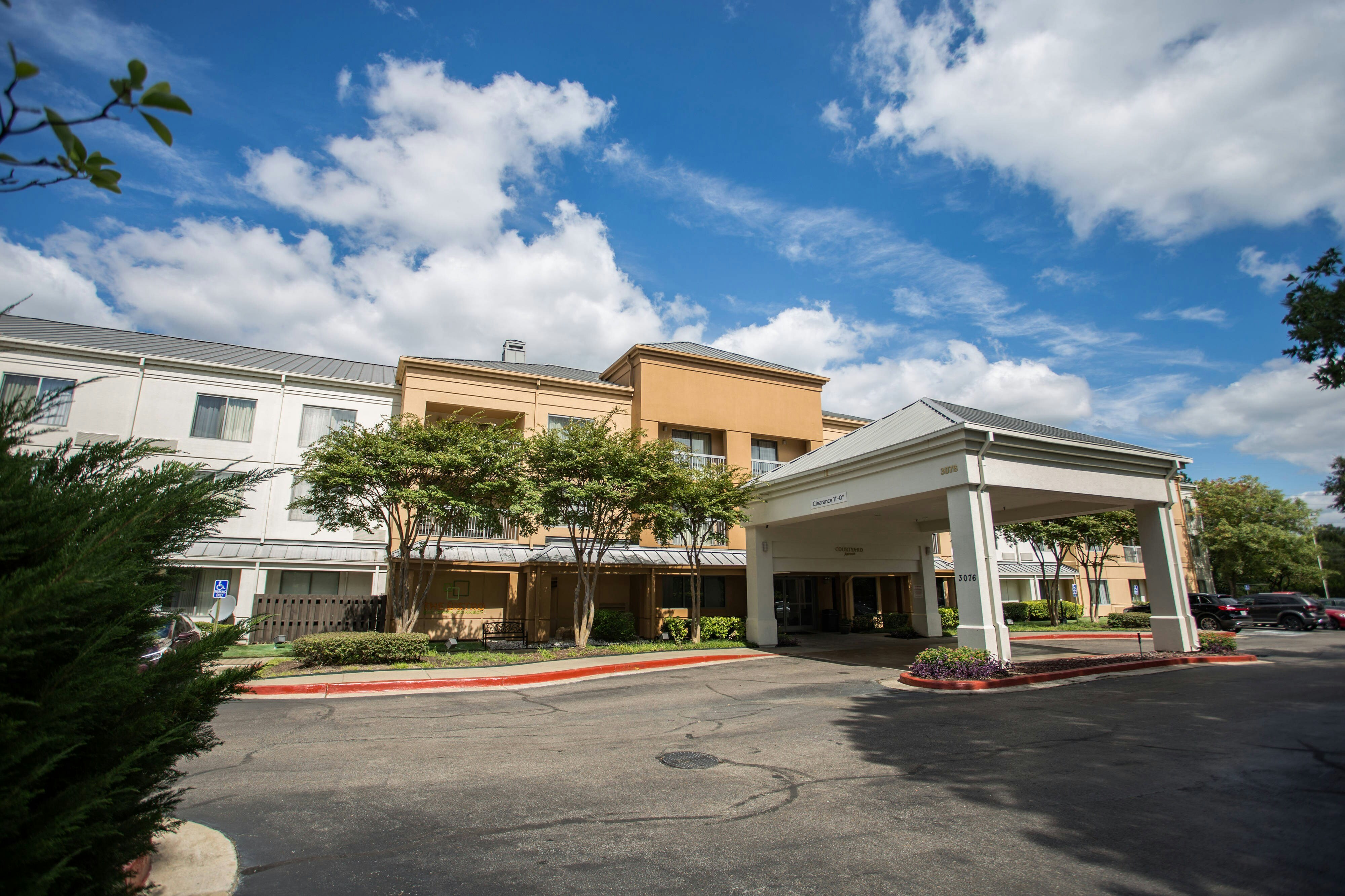 Courtyard by Marriott Memphis East/Bill Morris Parkway in MEMPHIS - TN