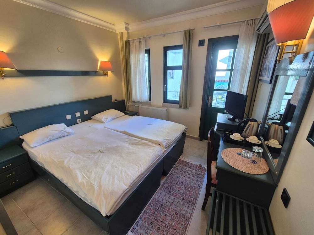 Hal-Tur Hotel 13/50