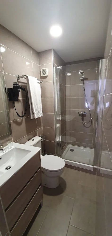 Hotel Des Pyrenees 21/24