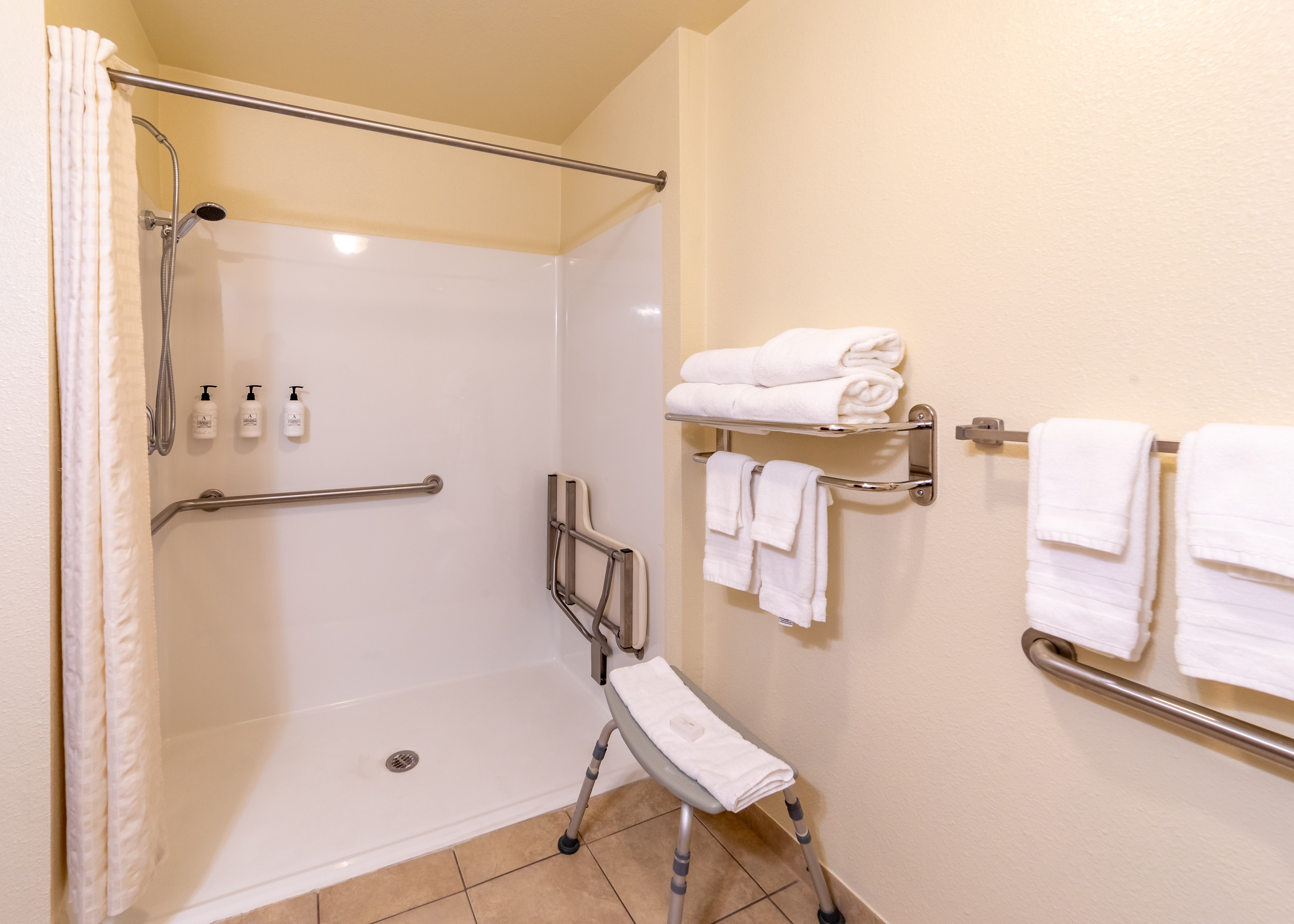 Cobblestone Inn Suites Eaton Co 70/72
