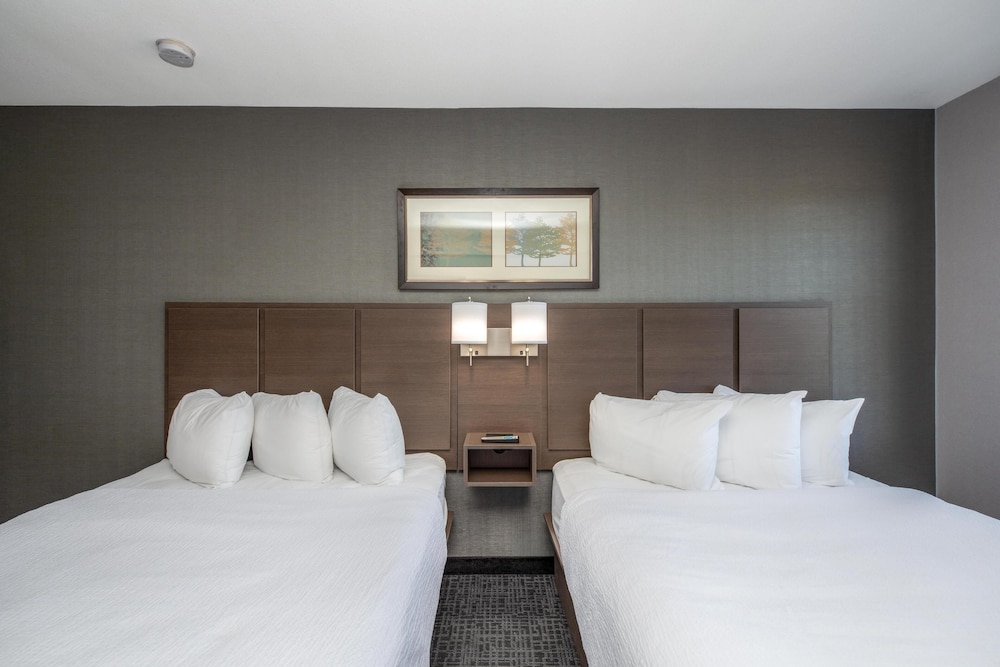 Coast, Comfort, 2 Queen Beds