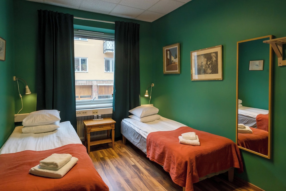 Standard, Twin Beds, Shared Bathroom, Reimersholme Hotel 4/10
