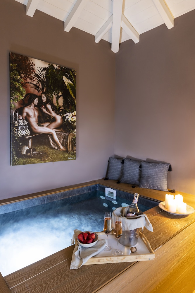 Lobby at Skiathos Avaton Suites and Villas, SKIATHOS