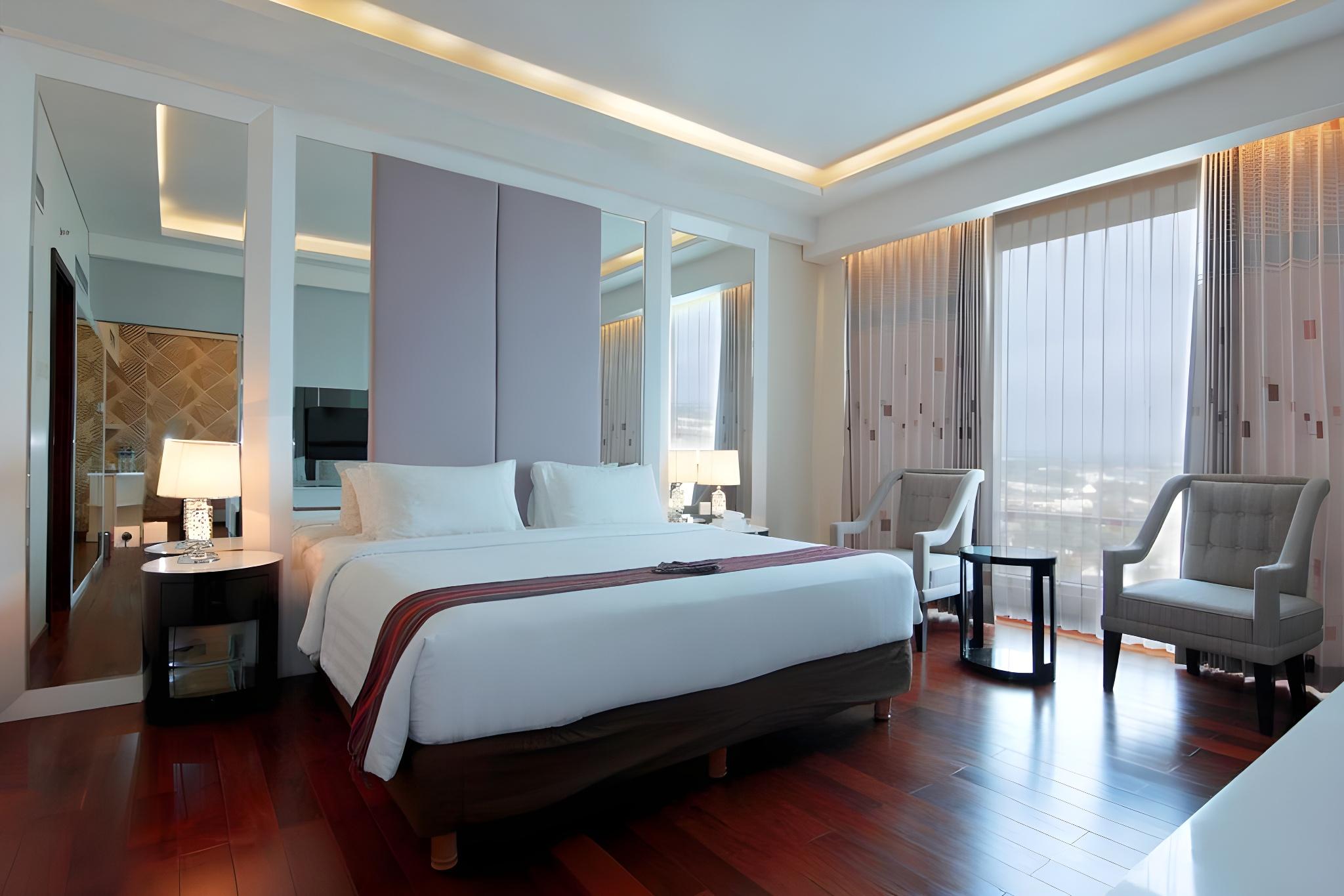 Presidential, Suite, Hotel Golden Palace Lombok 2/2