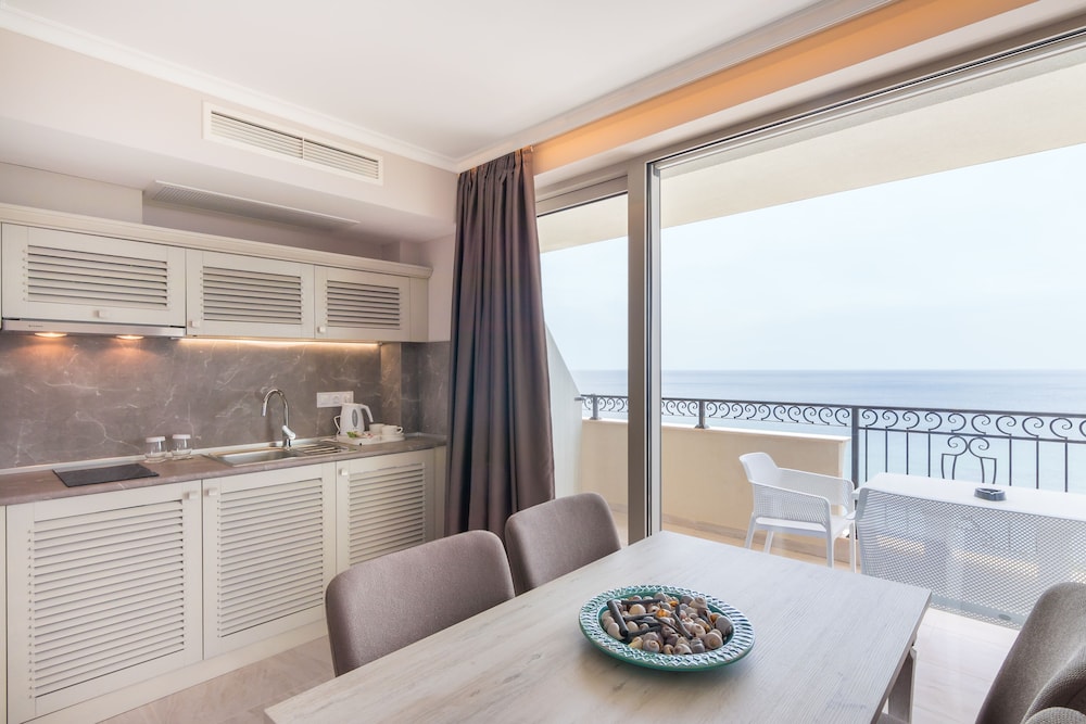 King Maron Beach Hotel & Spa 27/50