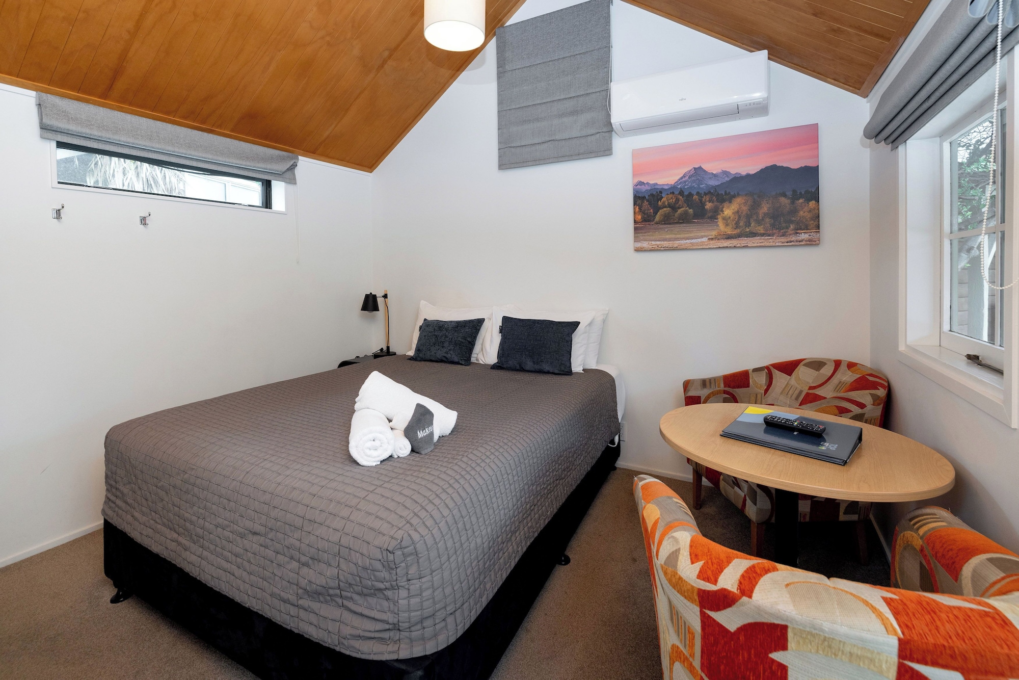 Select, Queen Bed