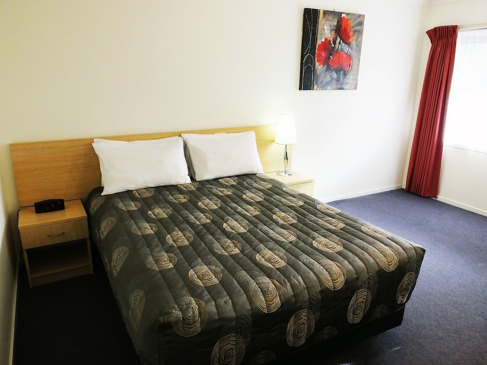 EDINBURGH MOTOR INN 14/36