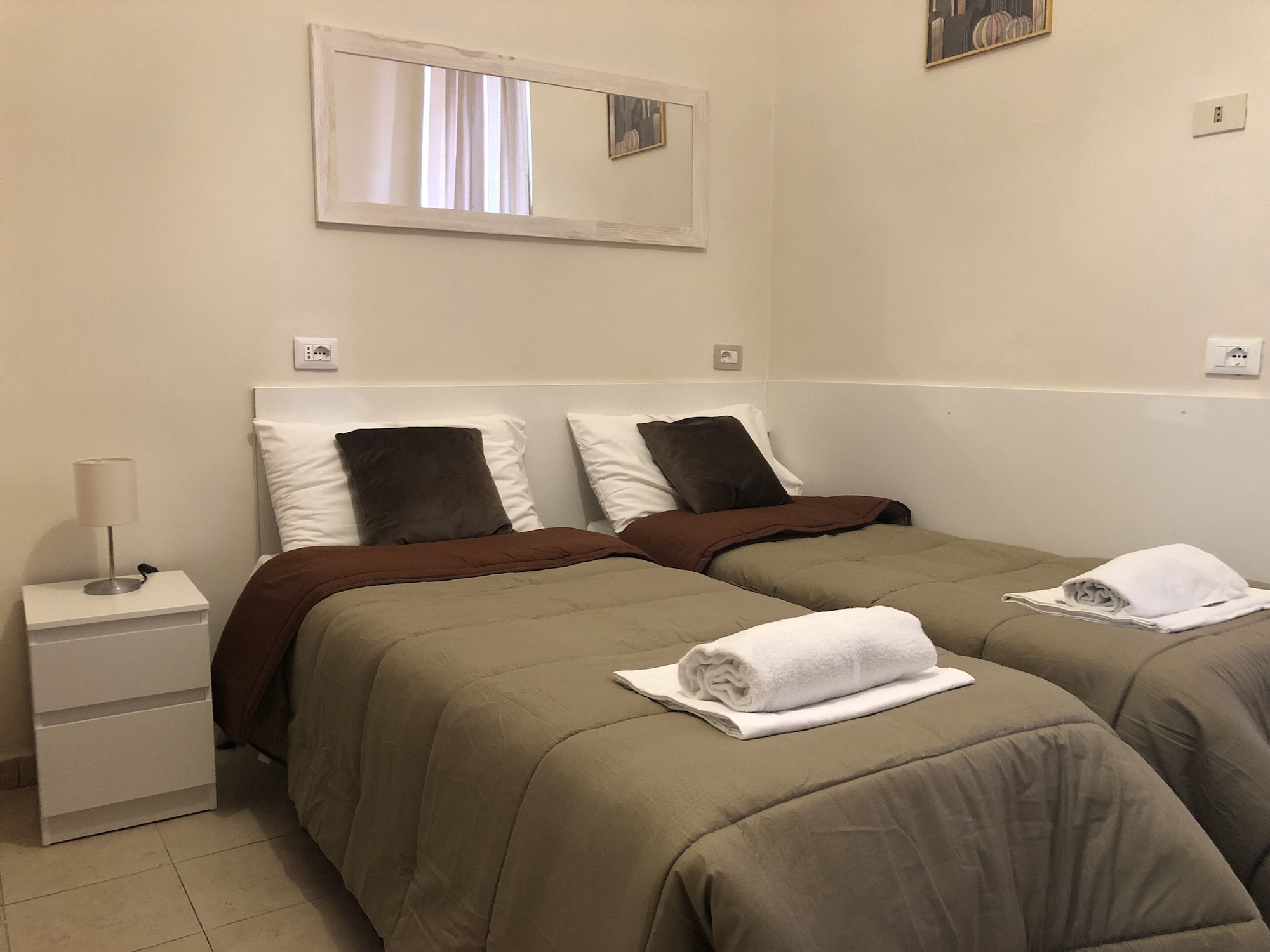 SUPERIOR, TWIN BEDS, SHARED BATHROOM