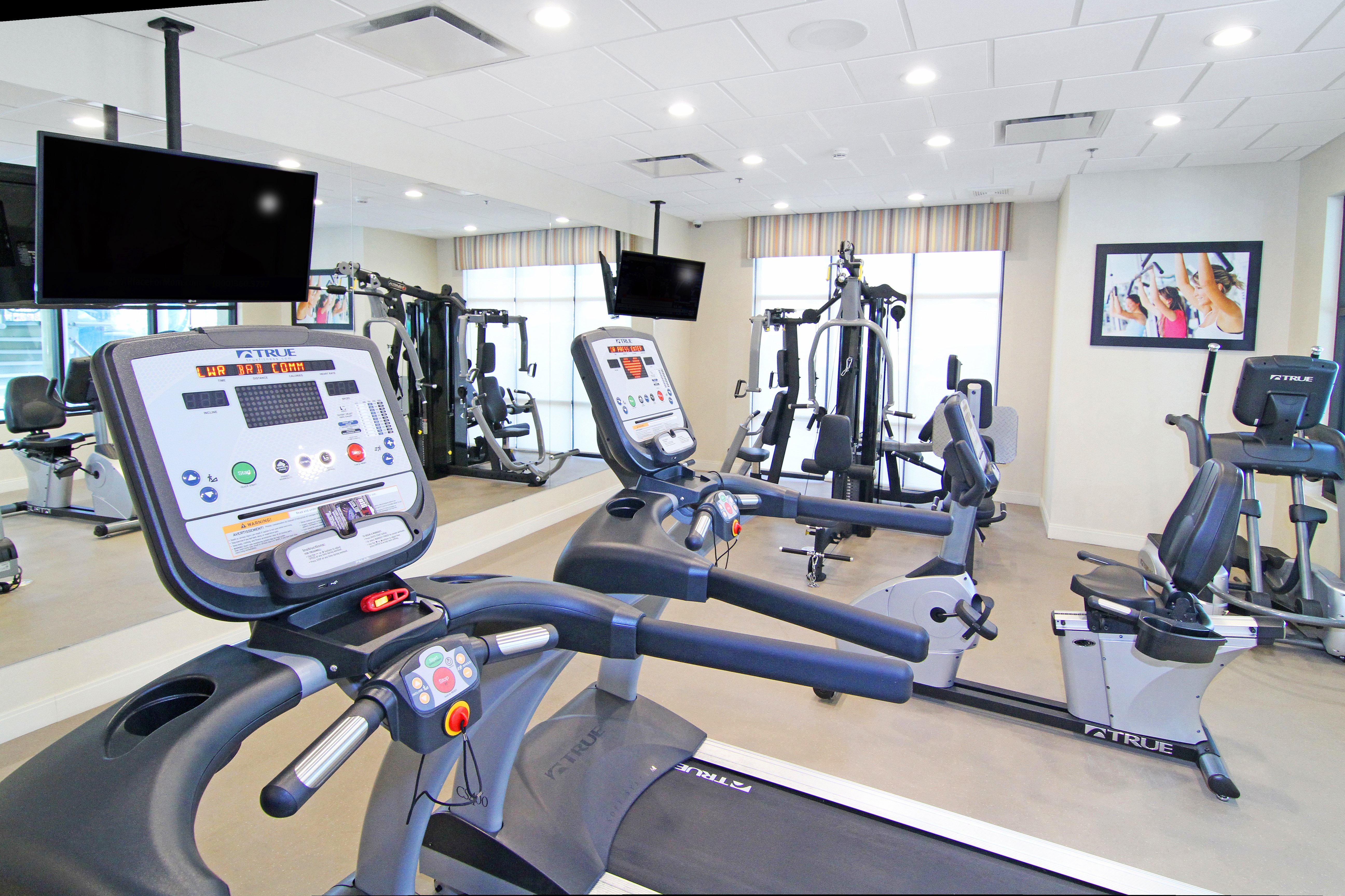 Holiday Inn Express And Suites Calgary Nw University Area 36/73