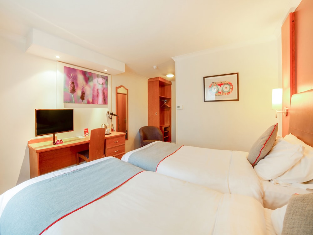 Room at OYO Lakeside Haydock Hotel, St Helens, A580 East Lancs, Garswood Old Road, ST. HELENS