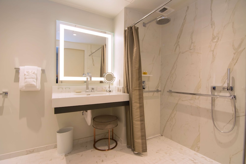 The Benson Portland, Curio Collection by Hilton 22/72
