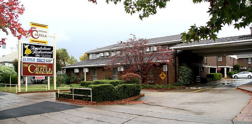 The Central Caleula Motor Lodge 3/38