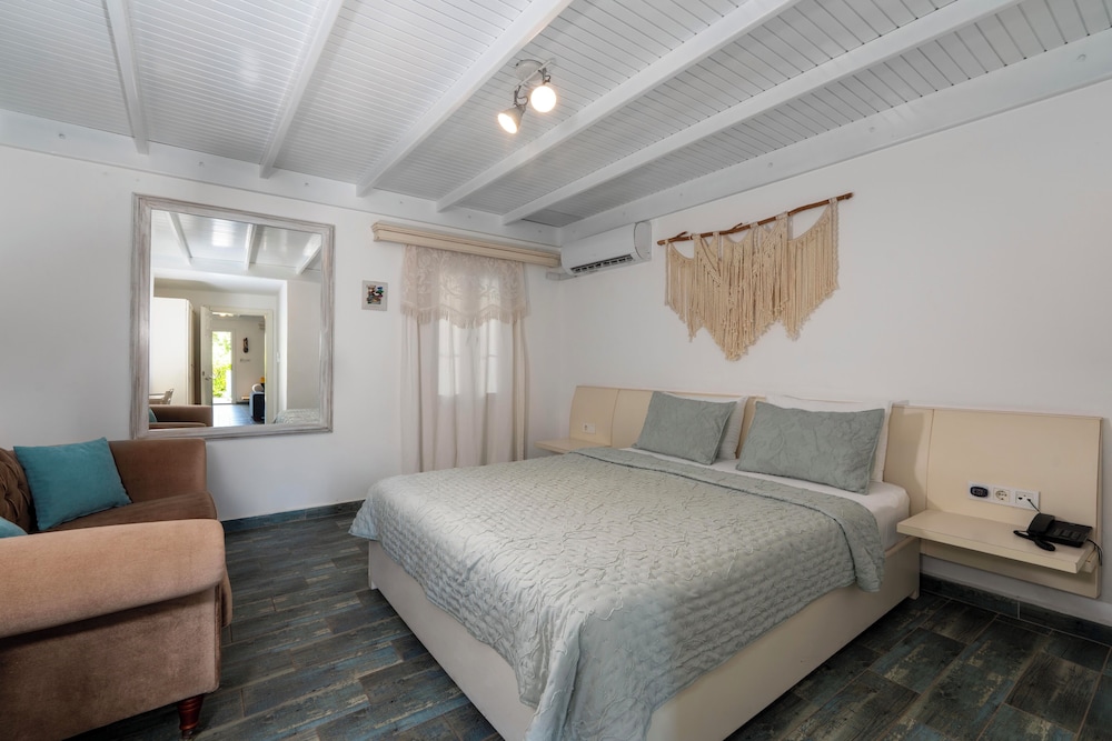Kefi Beach And Suites 18/50